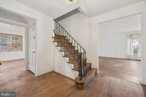 9 Hansen Ct, Narberth, PA 19072 photo 2