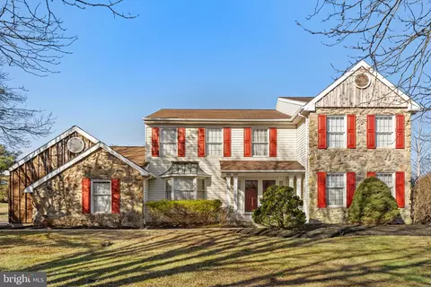 2220 Locust Dr, Lansdale, PA 19446