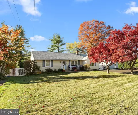 148 Byberry Rd, Hatboro, PA 19040