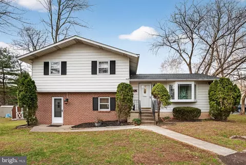908 Pershing Rd, Penllyn, PA 19422