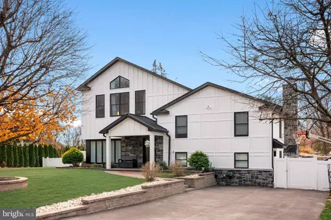 528 Hoyt Rd, Huntingdon Valley, PA 19006