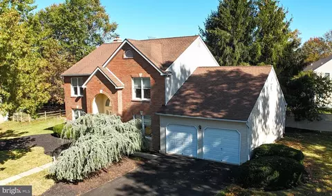 2801 Denbeigh Dr, Hatfield, PA 19440