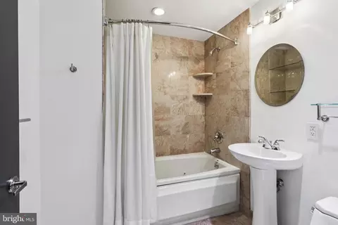 Bath - 400 Highview Dr, Wayne, PA 19087 photo 11 of 11
