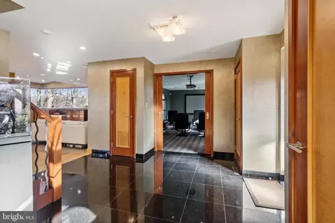 Entry Way - 400 Highview Dr, Wayne, PA 19087 photo 4 of 10