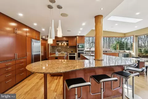 Kitchen - 400 Highview Dr, Wayne, PA 19087 photo 19 of 21