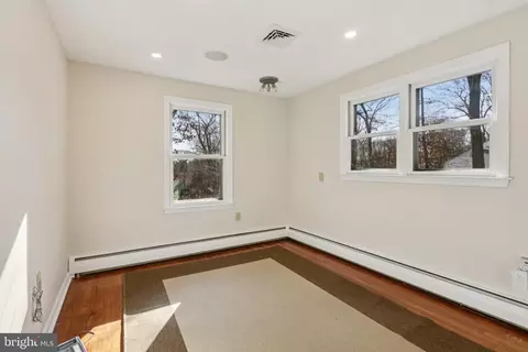 Bedroom - 400 Highview Dr, Wayne, PA 19087 photo 8 of 16