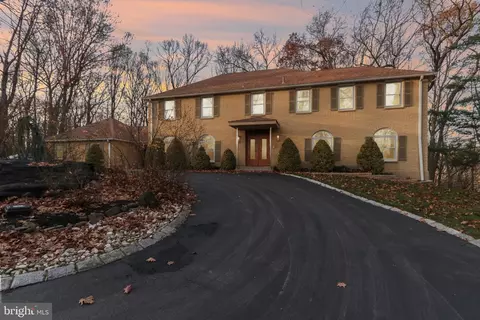 Exterior - 400 Highview Dr, Wayne, PA 19087 photo 3 of 19