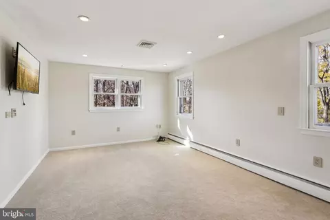 Bedroom - 400 Highview Dr, Wayne, PA 19087 photo 4 of 16