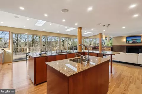 Kitchen - 400 Highview Dr, Wayne, PA 19087 photo 10 of 21