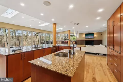 Kitchen - 400 Highview Dr, Wayne, PA 19087 photo 11 of 21