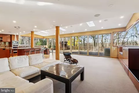 Living - 400 Highview Dr, Wayne, PA 19087 photo 6 of 9