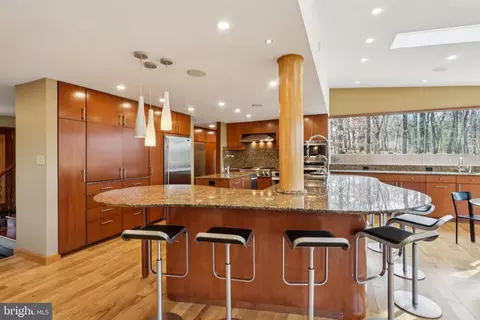 Kitchen - 400 Highview Dr, Wayne, PA 19087 photo 18 of 21