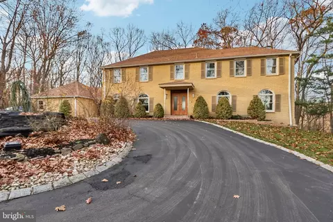 400 Highview Dr, Wayne, PA 19087