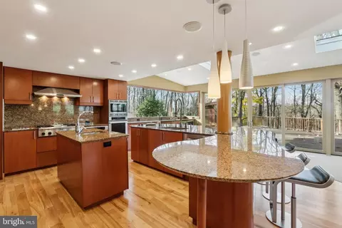 Kitchen - 400 Highview Dr, Wayne, PA 19087 photo 17 of 21