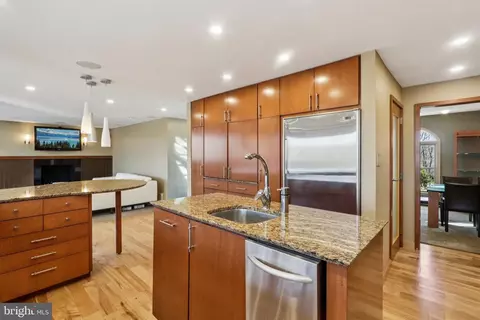 Kitchen - 400 Highview Dr, Wayne, PA 19087 photo 14 of 21