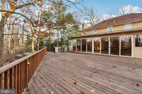 Exterior - 400 Highview Dr, Wayne, PA 19087 photo 11 of 19
