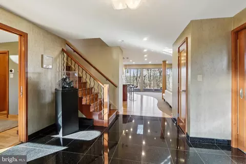 Entry Way - 400 Highview Dr, Wayne, PA 19087 photo 5 of 10