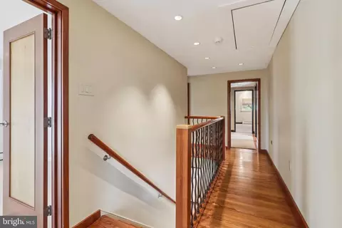 Entry Way - 400 Highview Dr, Wayne, PA 19087 photo 8 of 10