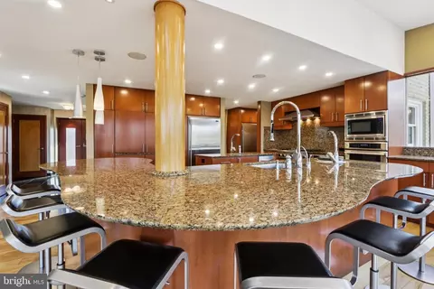 Kitchen - 400 Highview Dr, Wayne, PA 19087 photo 4 of 21