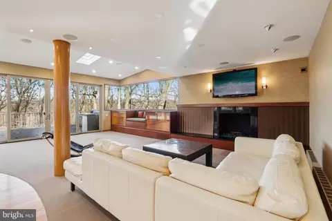 Living - 400 Highview Dr, Wayne, PA 19087 photo 1 of 9