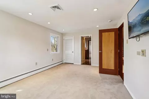 Bedroom - 400 Highview Dr, Wayne, PA 19087 photo 2 of 16