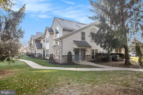 1701 Foxmeadow Cir #CONDO 1701, Royersford, PA 19468