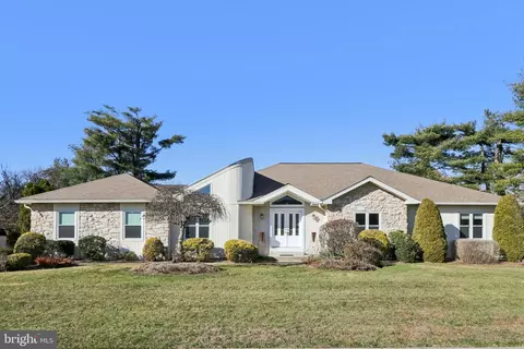 1 Daisy Ln, Ambler, PA 19002