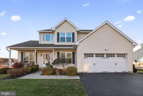 81 Pebble Beach Ln, Pottstown, PA 19464