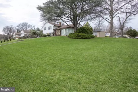 1180 Ballytore Rd, Huntingdon Valley, PA 19006