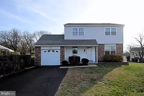 3 Cree Sq Apt, Royersford, PA 19468