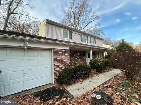3225 Burn Brae Dr, Dresher, PA 19025