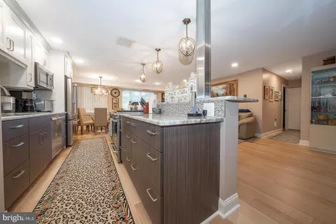 1637 Oakwood Dr #S114, Penn Valley, PA 19072