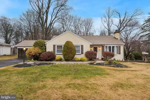 422 W Moreland Ave, Hatboro, PA 19040
