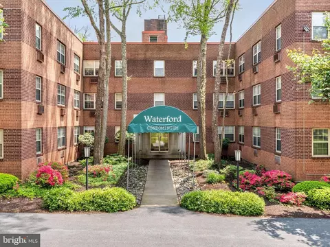 383 Lakeside Rd #105, Ardmore, PA 19003