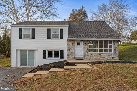 1687 Rupert Rd, Pottstown, PA 19464