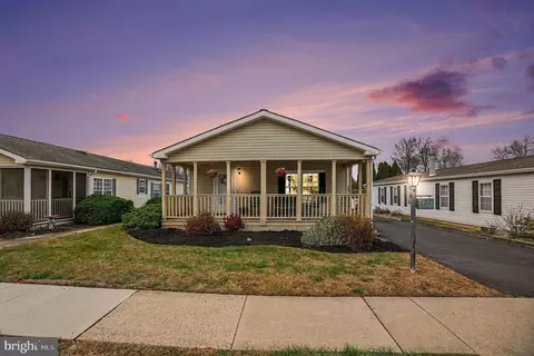 1106 Jfk Dr, North Wales, PA 19454
