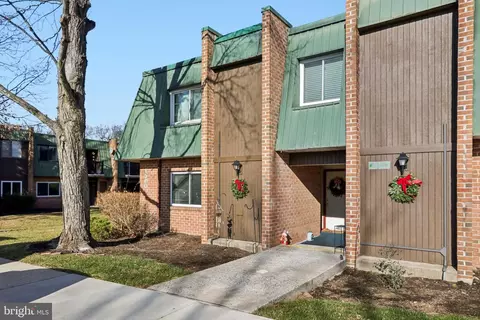 1515 Meadowview Ln #1515, Mont Clare, PA 19453