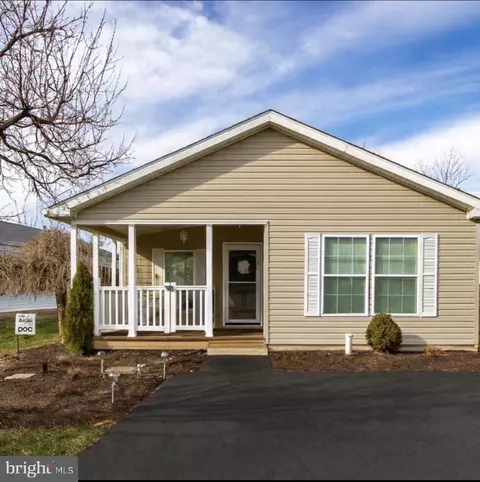 303 Carver Ln, Royersford, PA 19468