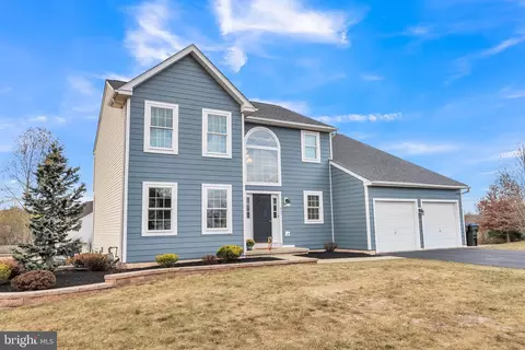900 Ruby Cir, Gilbertsville, PA 19525