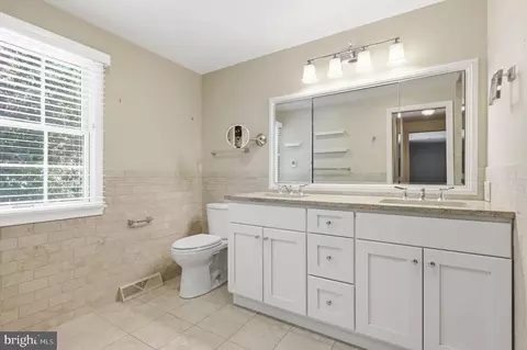 Bath - 320 E Ormandy Pl, Ambler, PA 19002 photo 3 of 5