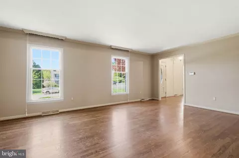 Living - 320 E Ormandy Pl, Ambler, PA 19002 photo 4 of 8