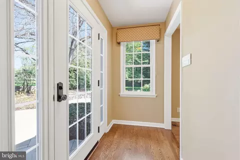 Entry Way - 320 E Ormandy Pl, Ambler, PA 19002 photo 3 of 6