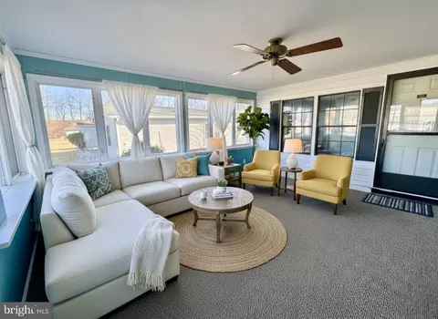 674 Boxwood Ter, North Wales, PA 19454