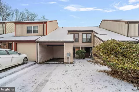 19 Jack Ladder Cir, Horsham, PA 19044