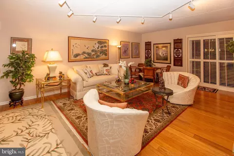 20332 Valley Forge Cir #332, King Of Prussia, PA 19406