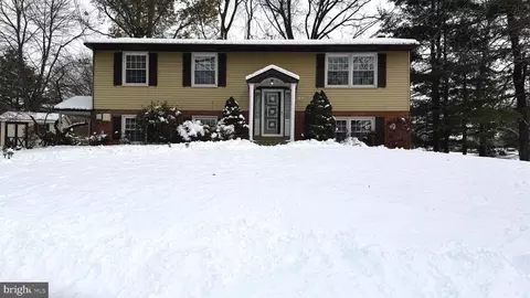 1402 Hearth Dr, North Wales, PA 19454