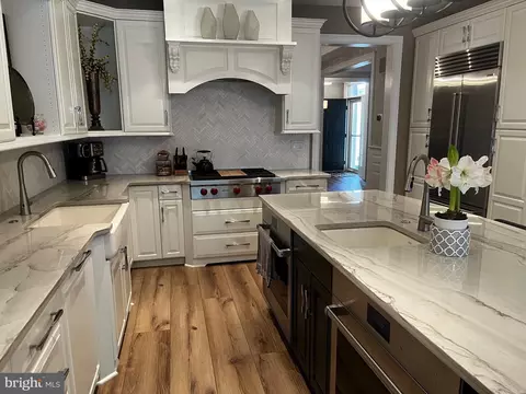 580 Farmdale Cir, Blue Bell, PA 19422