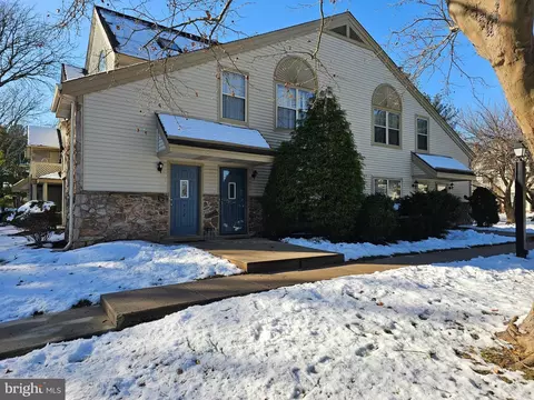 401 Foxcroft Cir #CONDO 401, Royersford, PA 19468