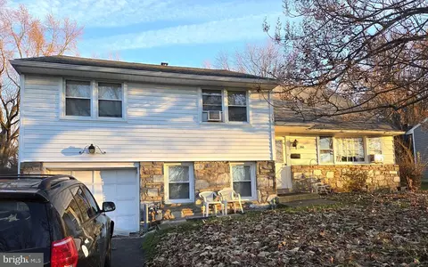 300 Preston Rd, Flourtown, PA 19031