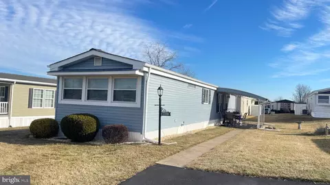 461 Running Brk, North Wales, PA 19454